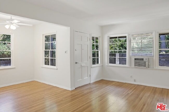 Building Photo - 4085 Van Buren Pl
