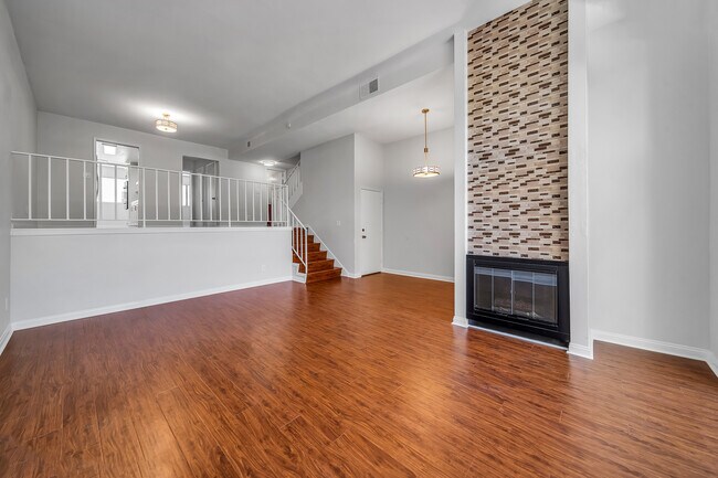 Primary Photo - 11260 Overland Ave