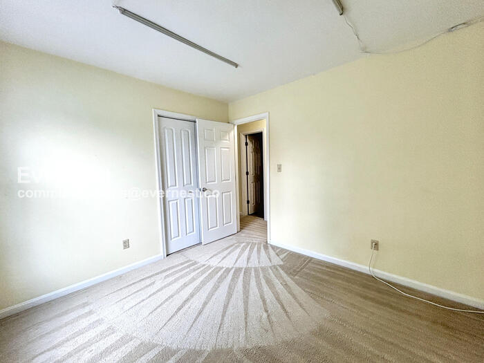 Building Photo - 217 Mimosa Ave