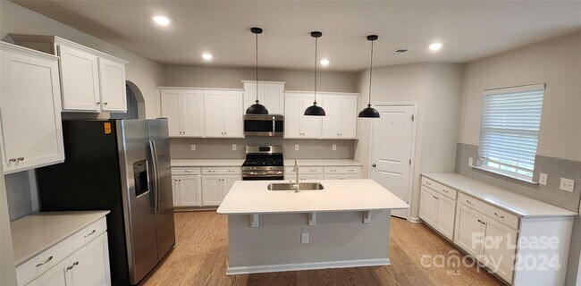 Building Photo - 1009 Gabardine Ln