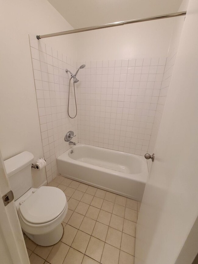 Building Photo - One Bedroom Unit in Sharon Park Neighborho...
