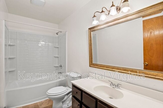 Building Photo - 1010 Quash St