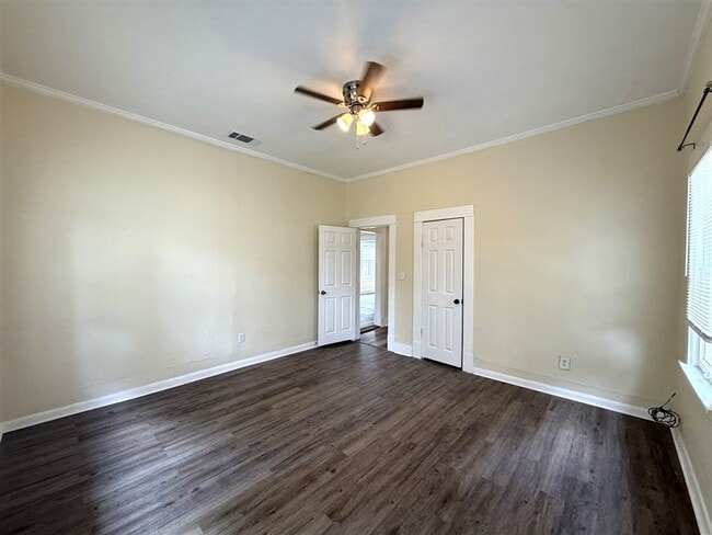 Building Photo - Beautifully Renovated 2 bedroom, 1 bath Bungalow | Historic Highland area | $900/Month Rent