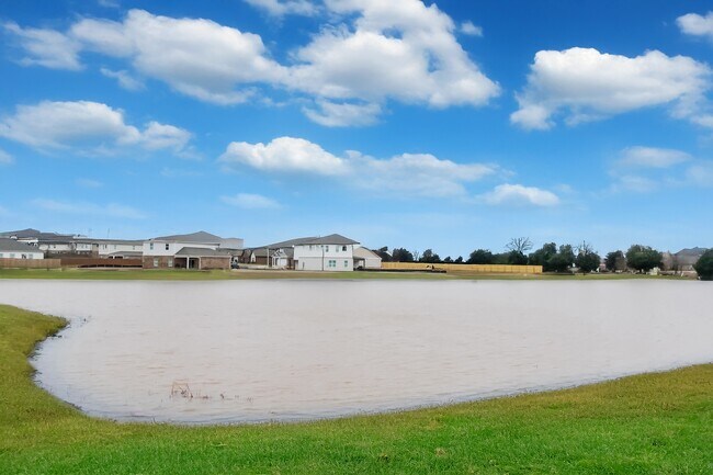 Building Photo - 26322 Valley Ridge Rd