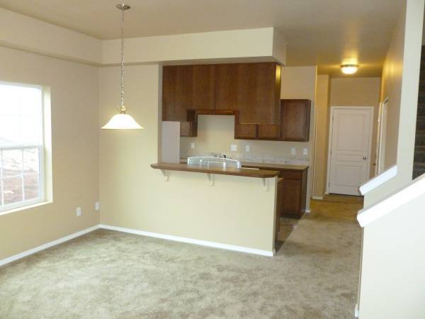 Building Photo - 3 BED TOWNHOME READY SOON!!