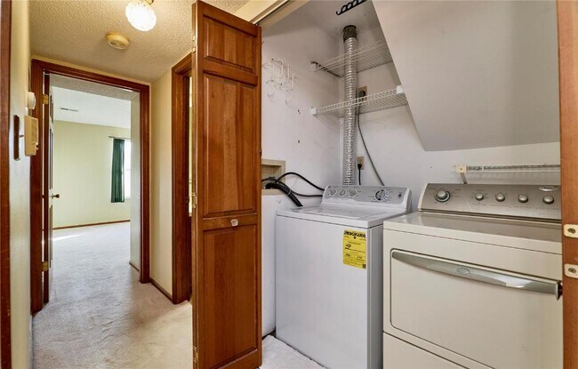 Building Photo - 2304 Yellowstone Park Ct