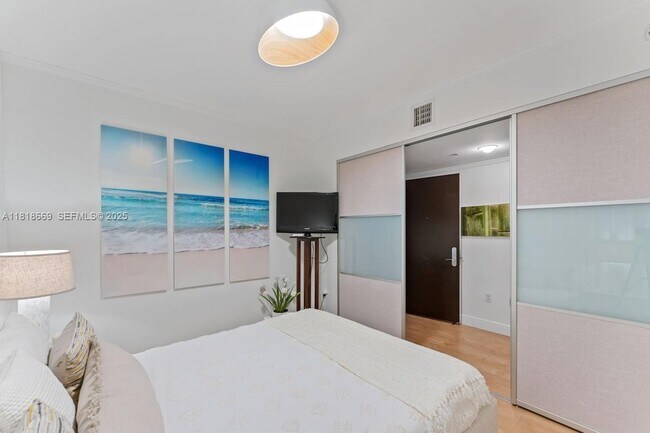 Building Photo - 1830 S Ocean Dr