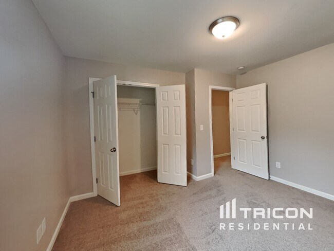 Building Photo - 123 Charndon Way