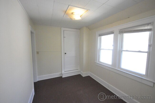 Building Photo - 2682-2684 Hibbert Avenue