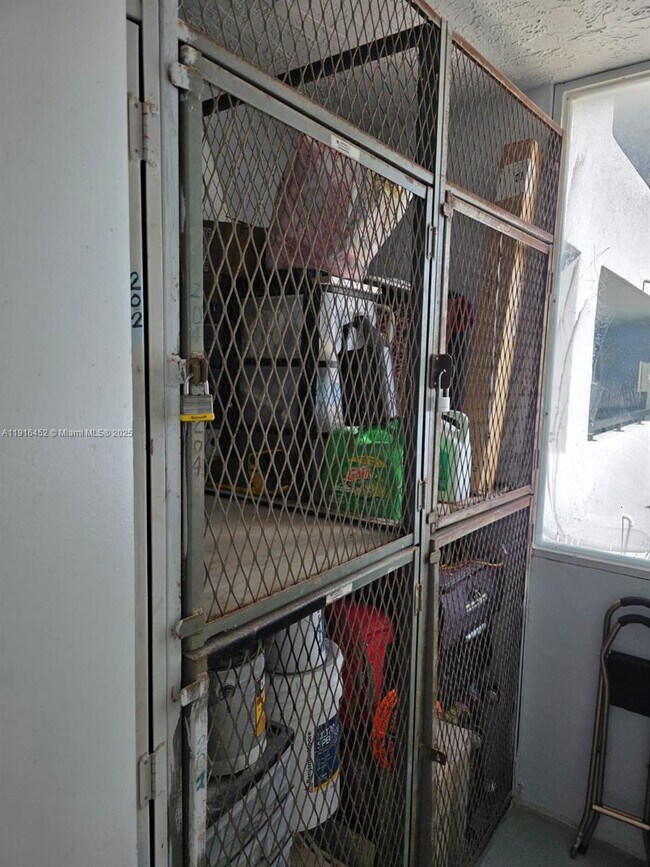 Building Photo - 7440 Harding Ave