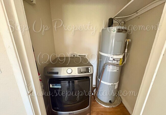 Building Photo - Charming Country Living with Modern Solar Power in Chinese Camp