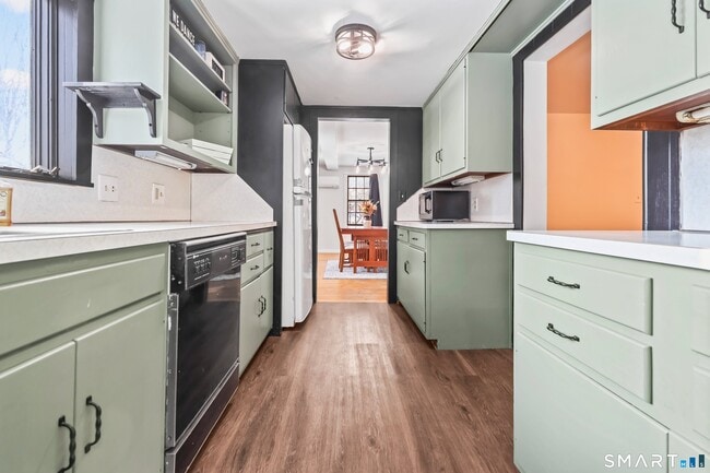 Building Photo - 62 Church St