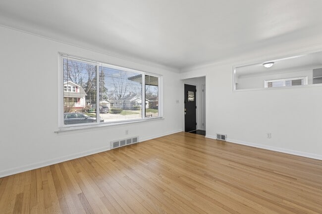 Building Photo - 22055 Elmwood Ave