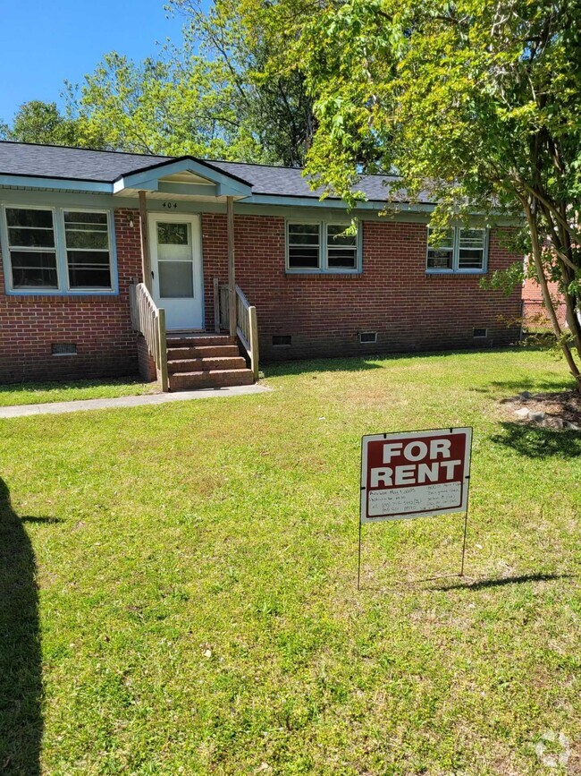 Building Photo - 404 Madeline Dr