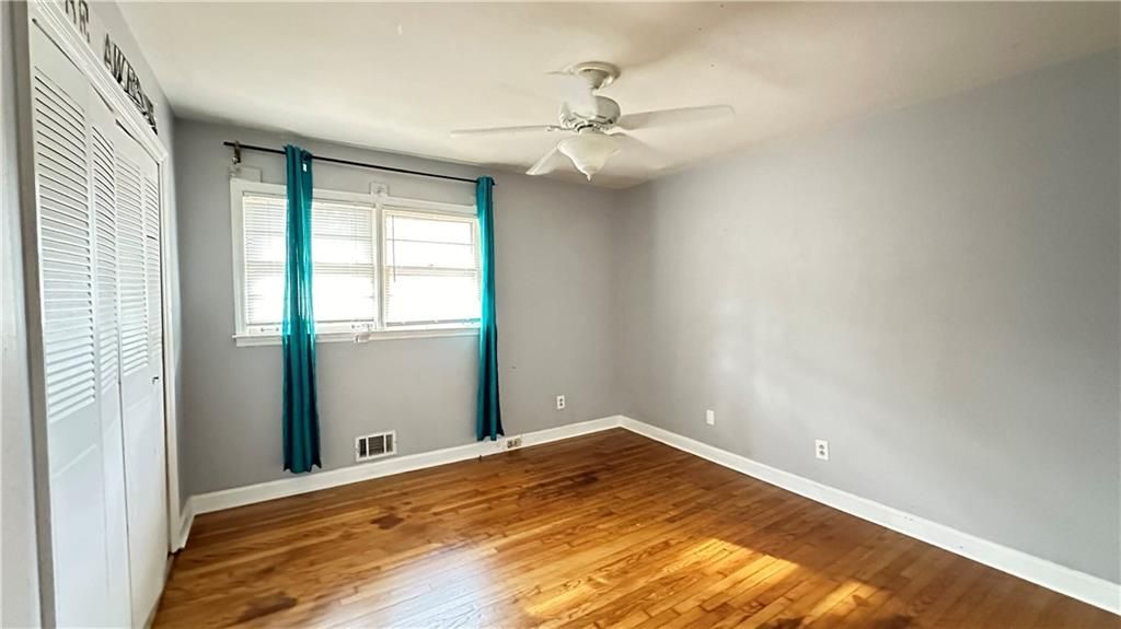 Building Photo - 364 Navarre Dr