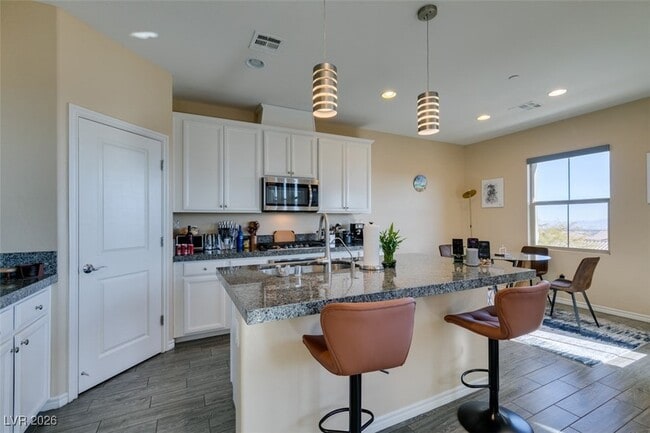 Building Photo - 172 Petaluma Valley Dr