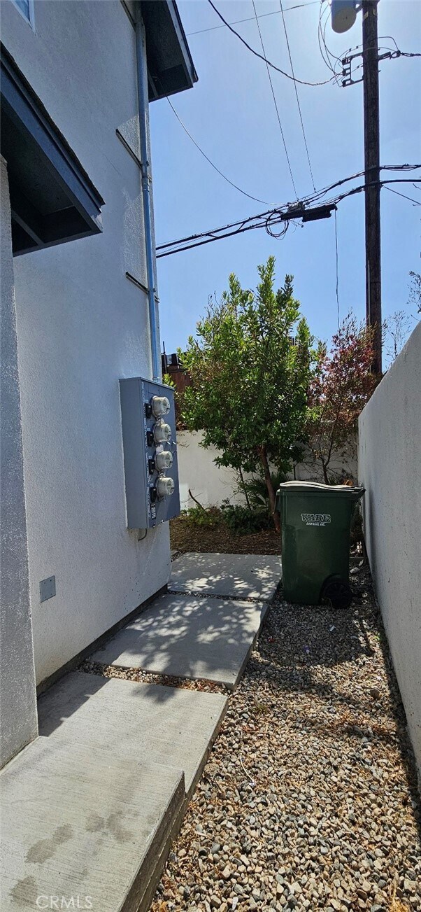 Building Photo - 12308 Valley View Ave