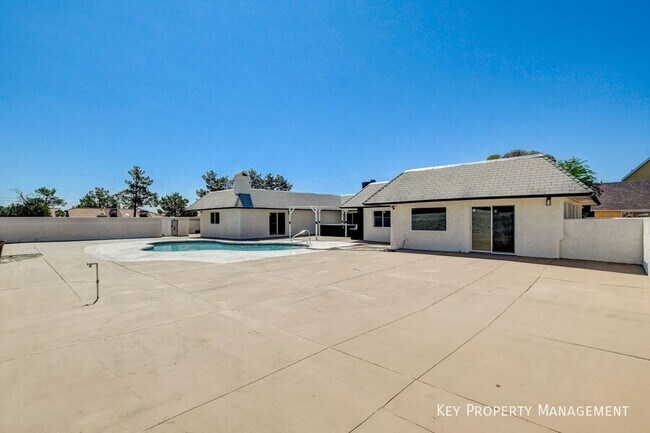 Building Photo - 3962 Euclid St