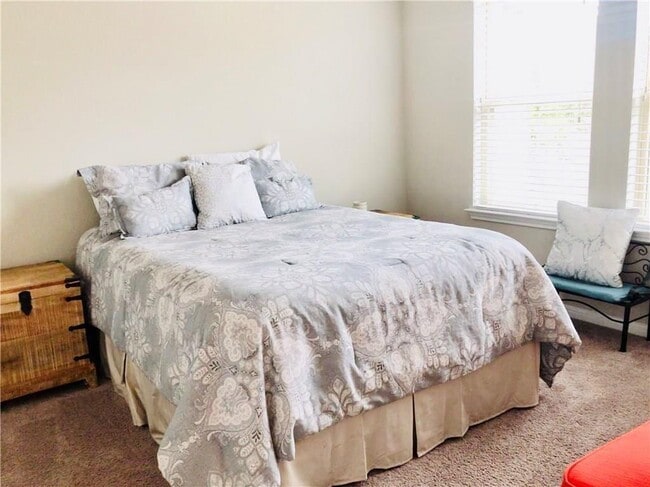 Building Photo - 2304 S Lakeline Blvd