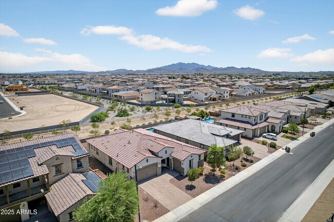 Building Photo - 3405 S 183rd Dr