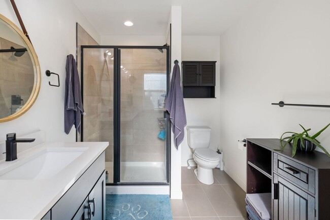 Building Photo - Beautiful Home