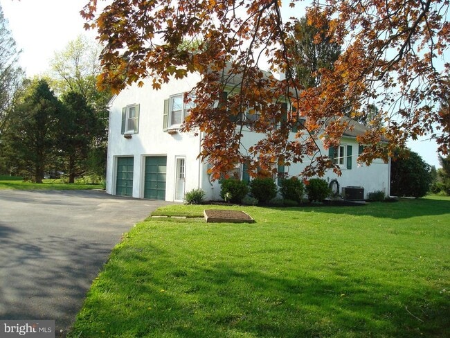 Building Photo - 1346 Faucett Dr