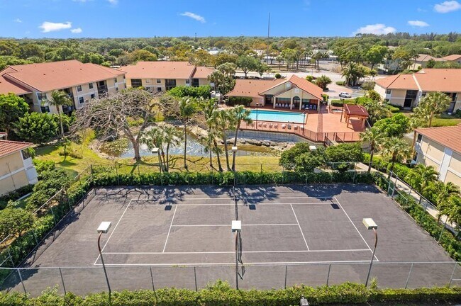 Building Photo - 5781 S Riverside Dr