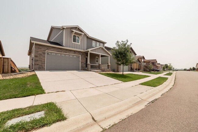 Building Photo - Bright & Spacious 3 Bed + Loft | 3-Car Garage in North Fort Collins
