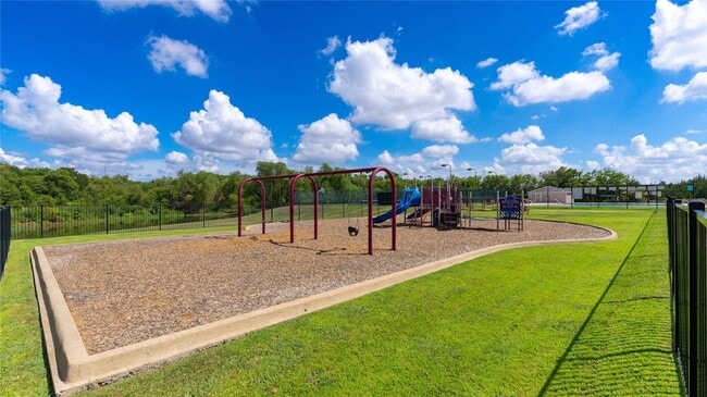 Building Photo - 1112 Hiddencreek Dr