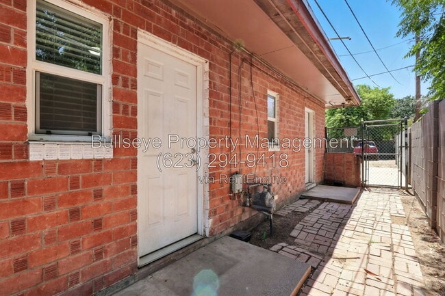 Building Photo - 303 W Highland Ave