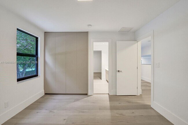 Building Photo - 4100 E Gardenia Ave