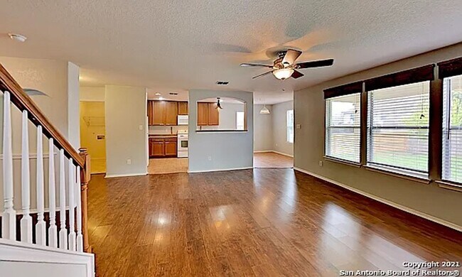 Building Photo - OPEN FLOOR PLAN  |  2 LIVING AREAS  |  4 B...
