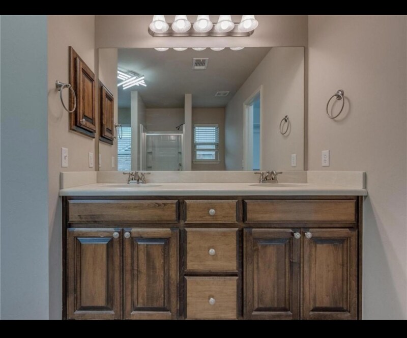 Building Photo - 18400 Agua Dr