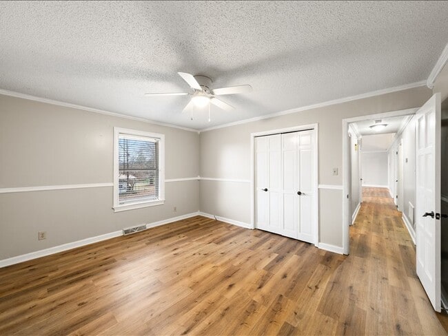 Building Photo - 650 Mize Cir