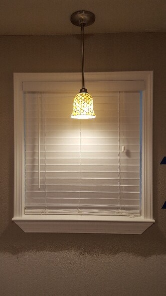 Building Photo - 413 Pine St