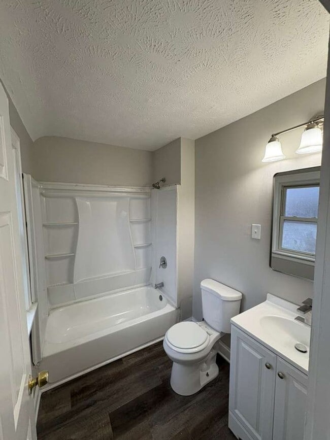 Building Photo - Charming 3-Bedroom Home in Maple Heights – Newly Renovated Entry & Spacious Yard