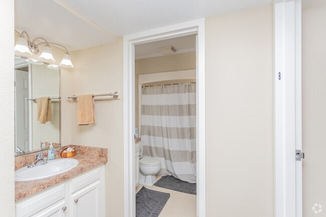 2BR, 1BA - 900SF - Falcon Landing Apartments - Graduate Students