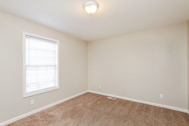 Building Photo - 2606 Foxfire Dr