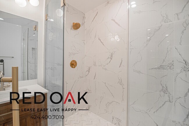 Building Photo - 6738 Independence Ave