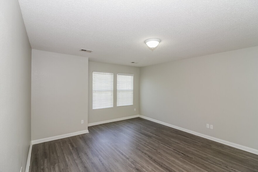 Building Photo - 2500 Boxford Ln