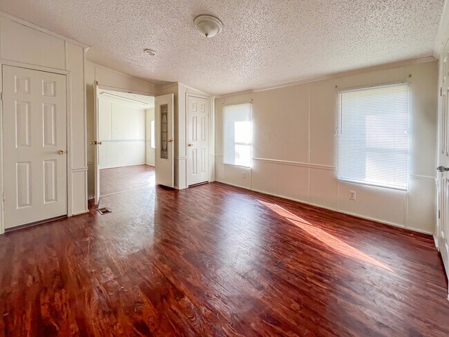 Building Photo - 13063 Kientz Rd