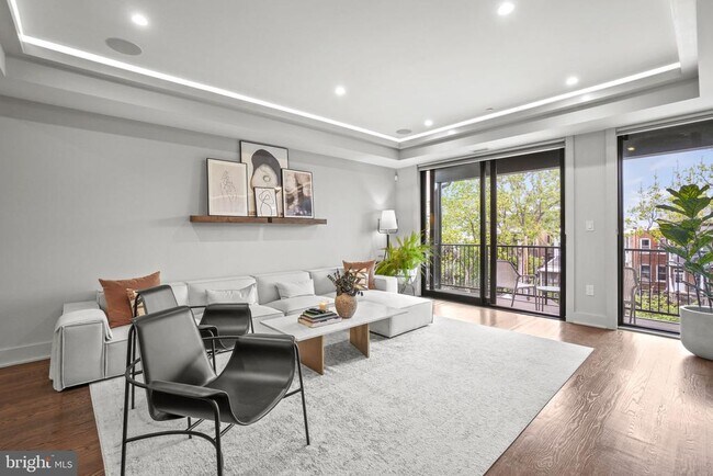 Primary Photo - 1201 Kenyon St NW