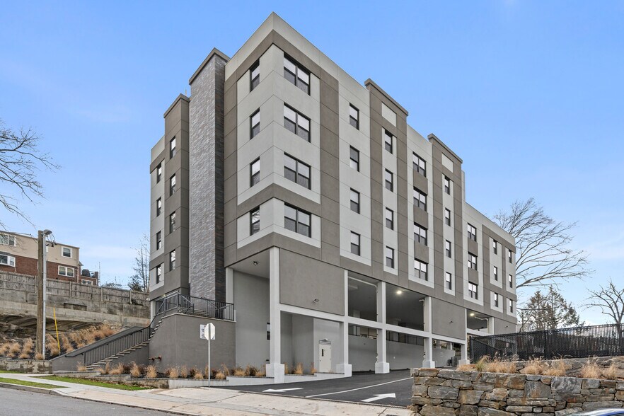 Primary Photo - Wakefield Station Apartments
