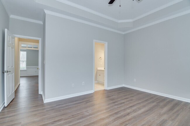 Building Photo - 317 Hogan Way