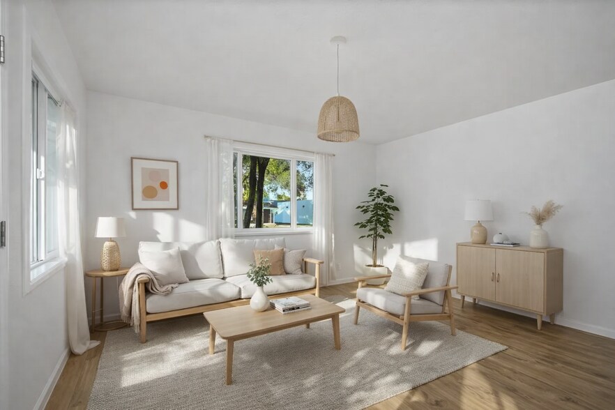 Living Room - 340 College Ave