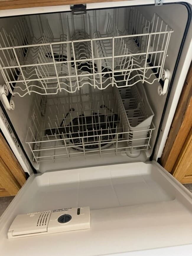 Building Photo - Beautiful home on a large corner lot with RV parking