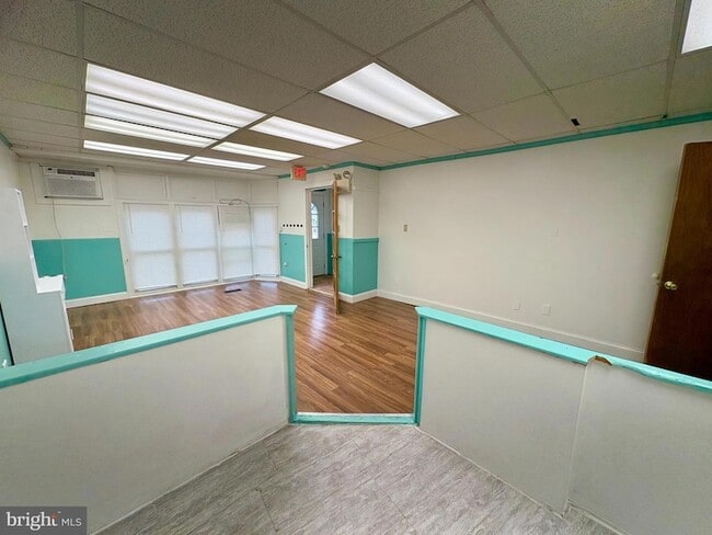 Building Photo - 3002 N Centre St