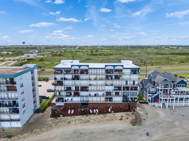 Building Photo - 11945 Termini-San Luis Pass Rd