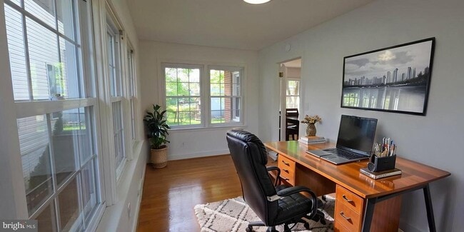 Building Photo - 1319 The Terrace