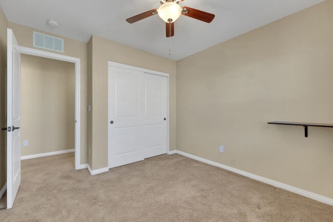 Building Photo - Southern Highlands: Spacious 4-Bedroom Home in a Gated Community with Upstairs Loft, Private Back...